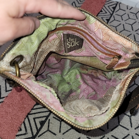 THE SAK KENDRA CROSSBODY IN CAMEL TAN LEATHER - Picture 9 of 14